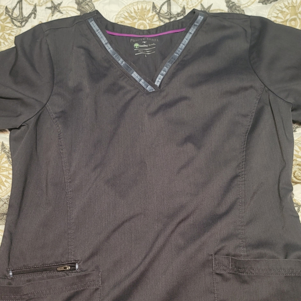 Gray V-Neck Scrub Top & Matching Bottoms By Healing Hands Purple Label